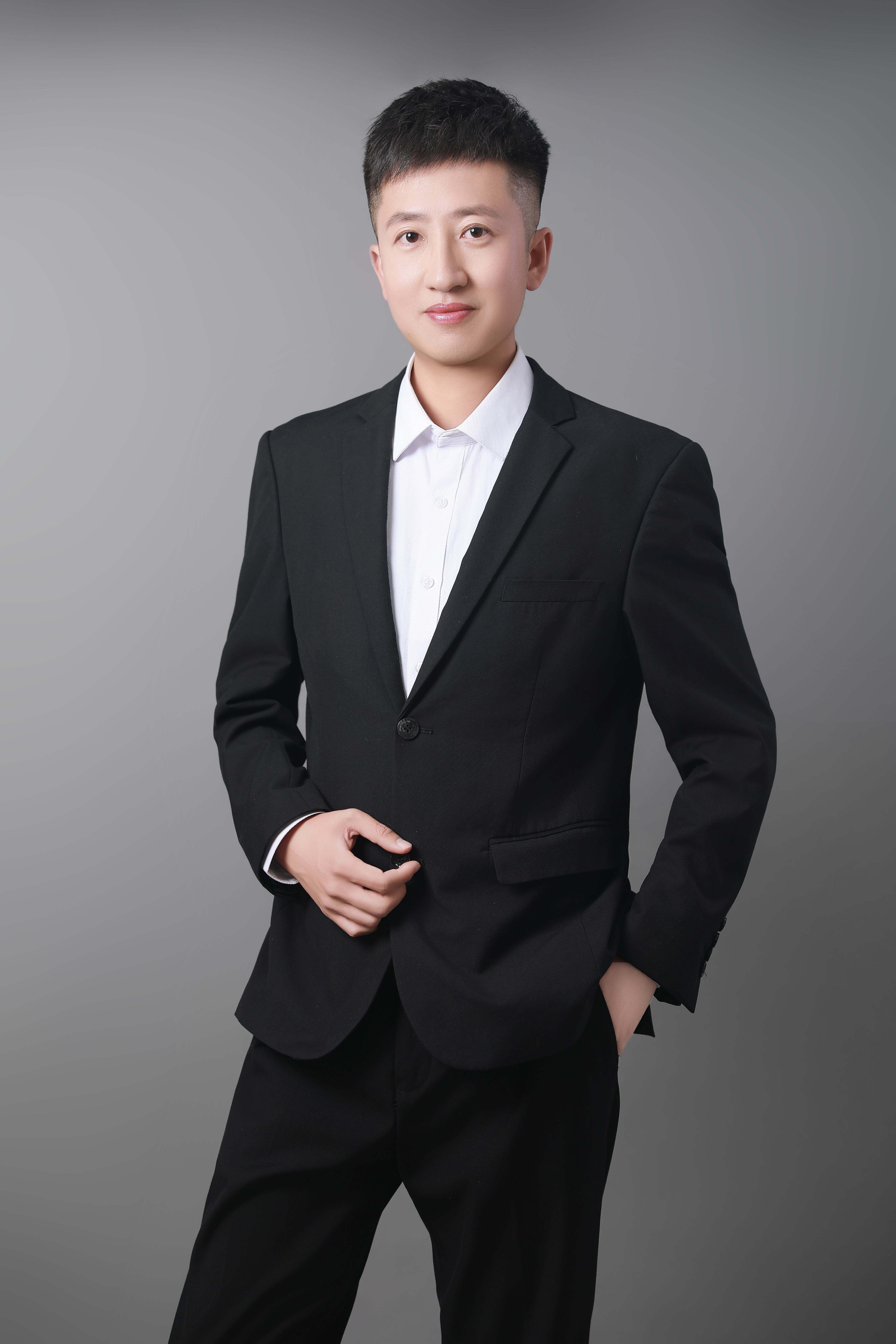 职业照-陈帅.jpg 职业照-陈帅.jpg